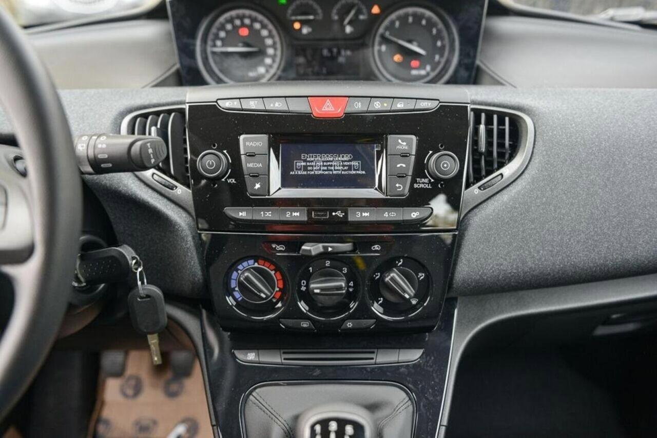 https://cdn-vs.caraffinity.it/3c08030f0b6049c3ba0f96636ca2529d.jpg