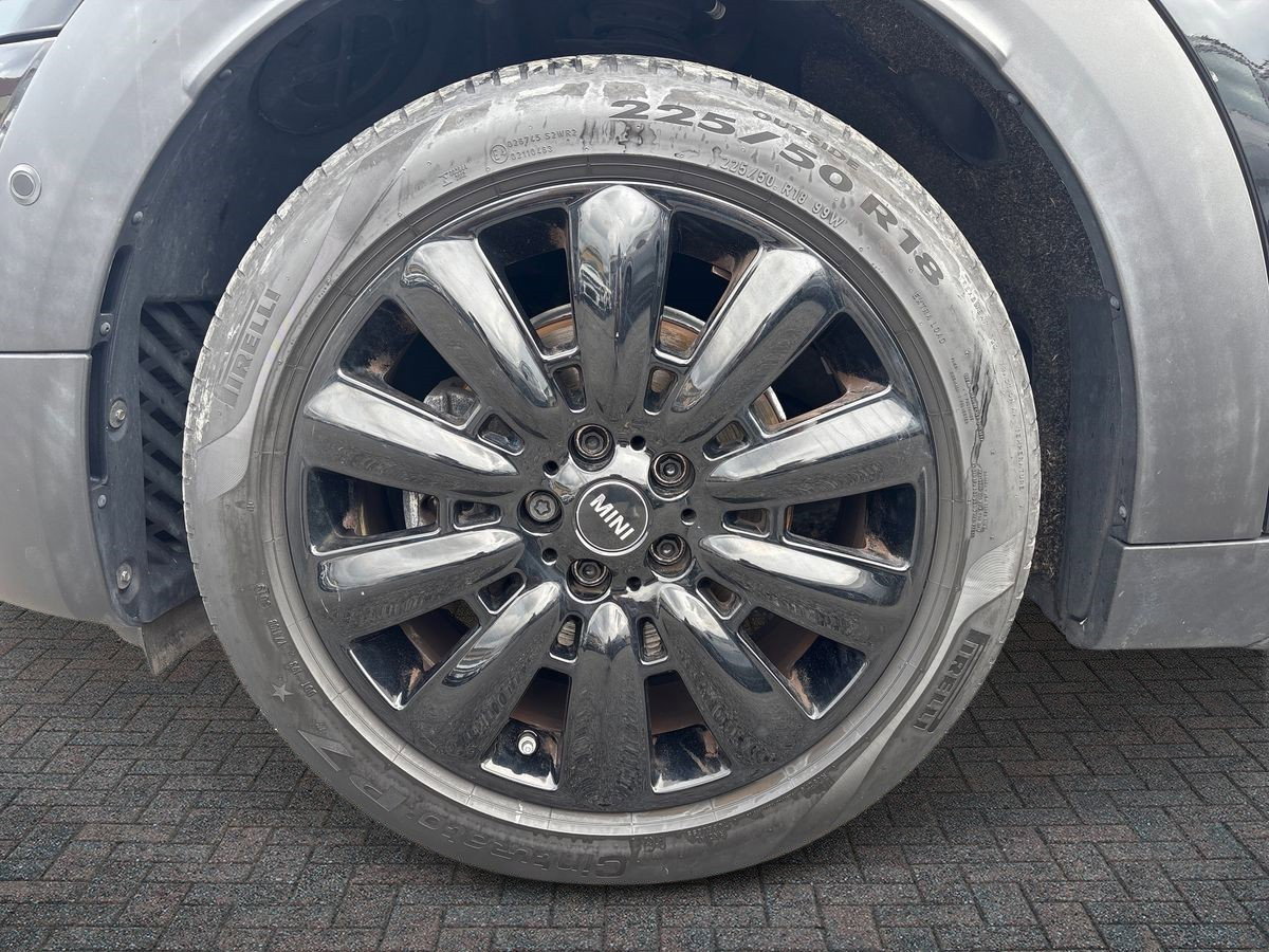 https://cdn-vs.caraffinity.it/f6787ee9d83b4c008bfe89f3c546f7f3.jpg